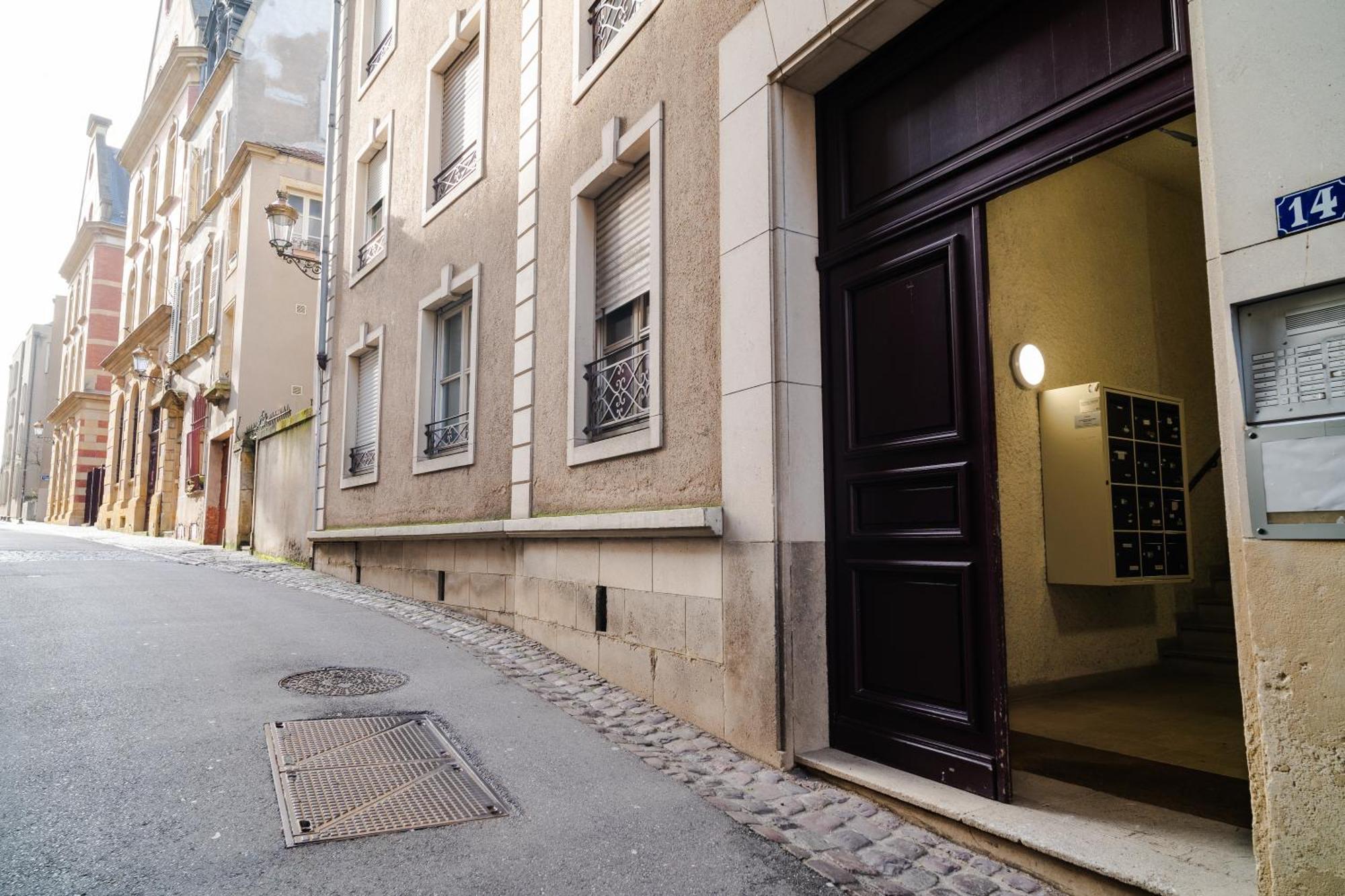 Le Chevremont, Centre Cathedrale I Wifi I Confort & Cosy Appartement *